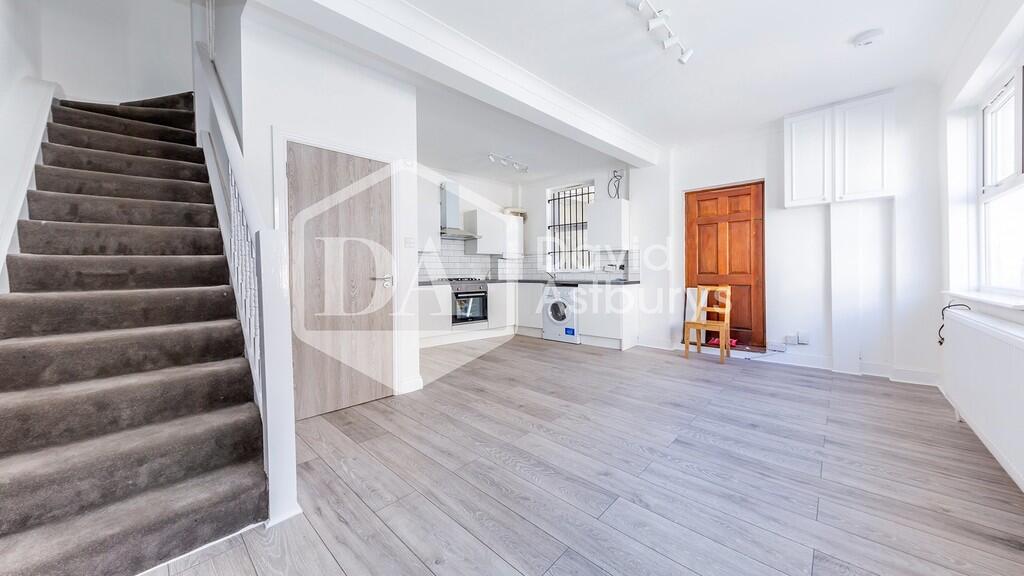 3 bed Apartment for rent in London. From David Astburys Ltd - London