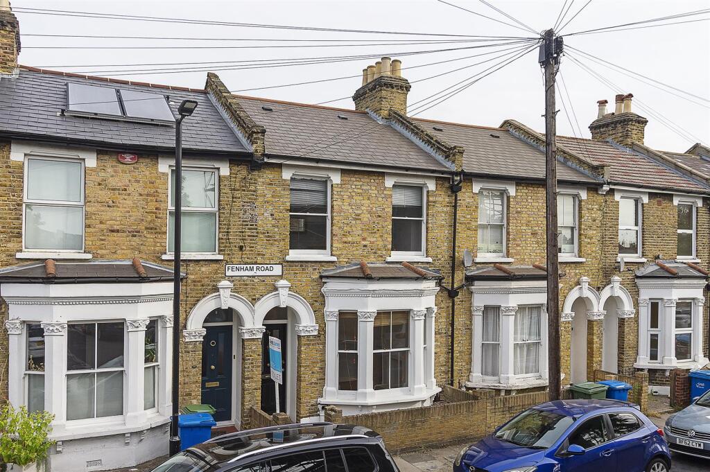 5 bed Mid Terraced House for rent in London. From Gareth James Property - South East London