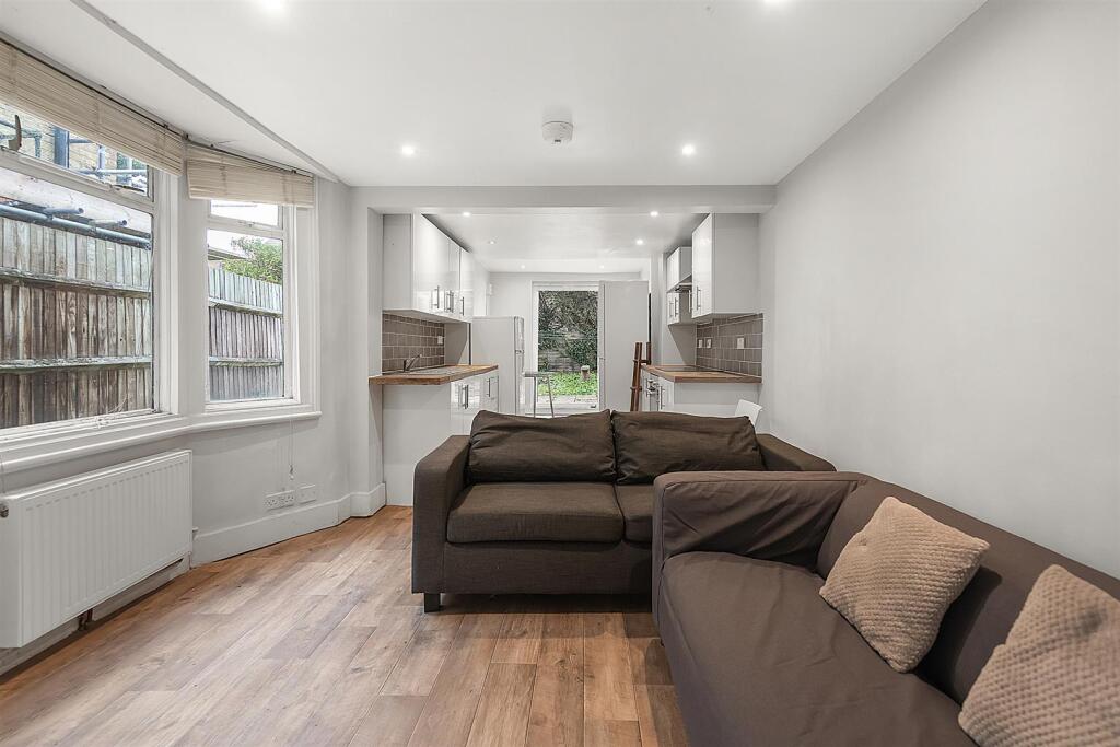 5 bed Mid Terraced House for rent in Bermondsey. From Gareth James Property - South East London
