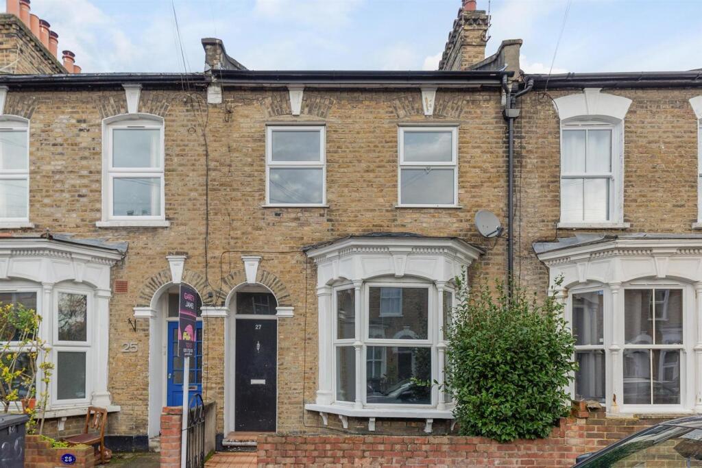 5 bed Mid Terraced House for rent in London. From Gareth James Property - South East London
