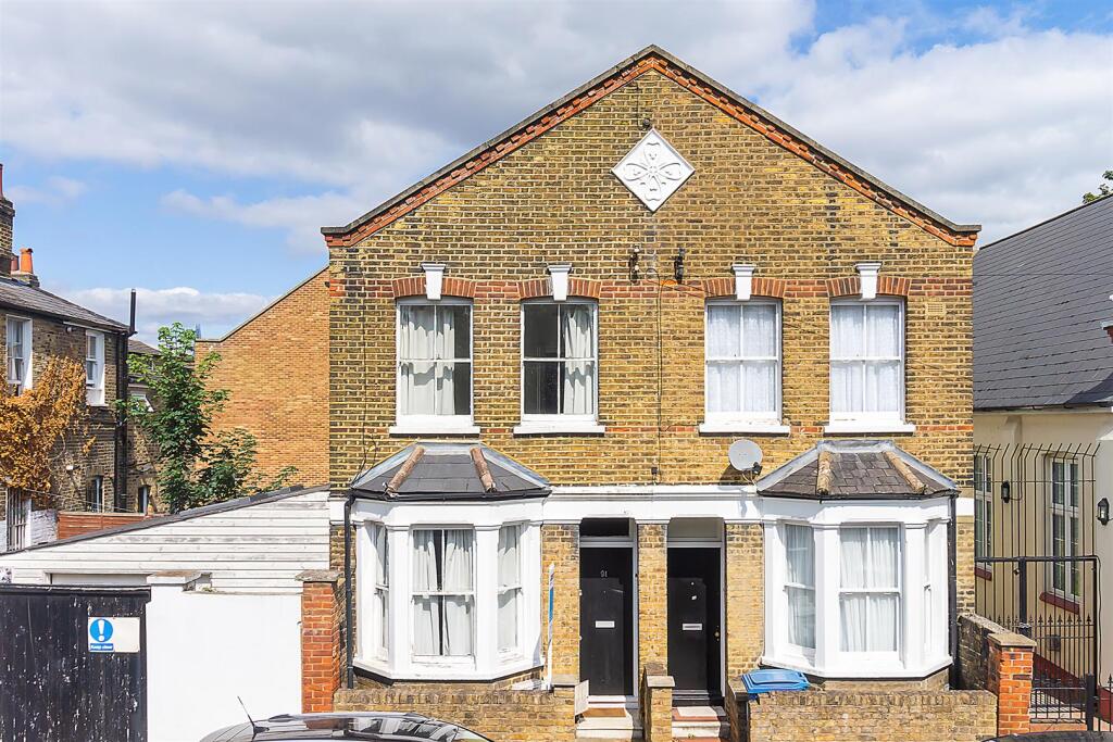 4 bed Mid Terraced House for rent in London. From Gareth James Property - South East London