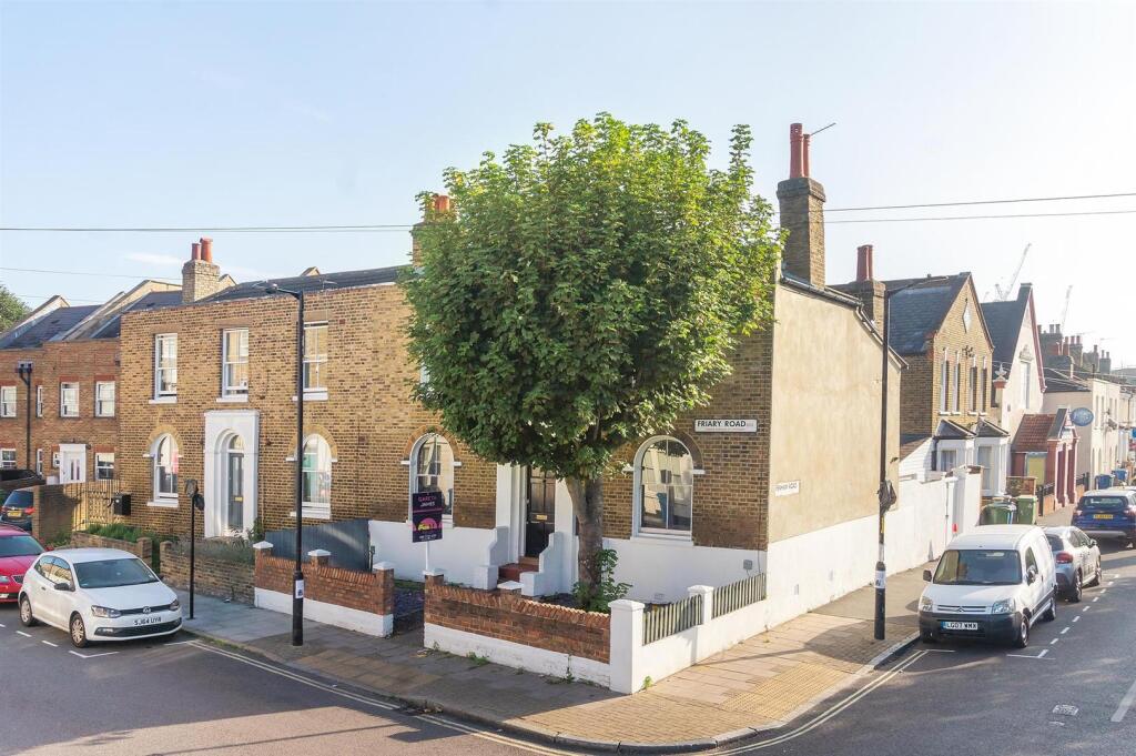 5 bed End of Terrace for rent in Camberwell. From Gareth James Property - South East London