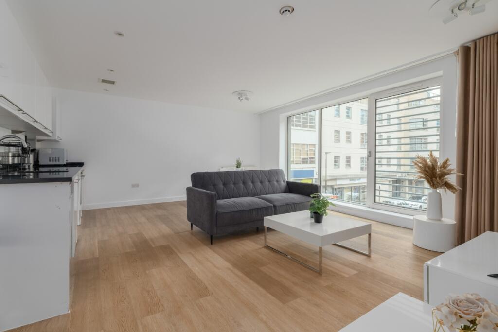 2 bed Apartment for rent in Stepney. From Hamptons Lettings - City