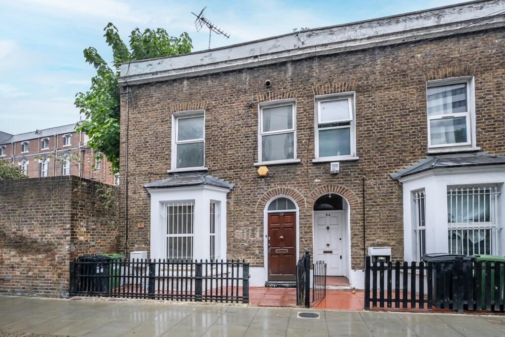 2 bed 1st Floor Flat for rent in Hammersmith. From Hamptons - Kensington 2 bed 1st Floor Flat for rent in Hammersmith. From Hamptons - Kensington