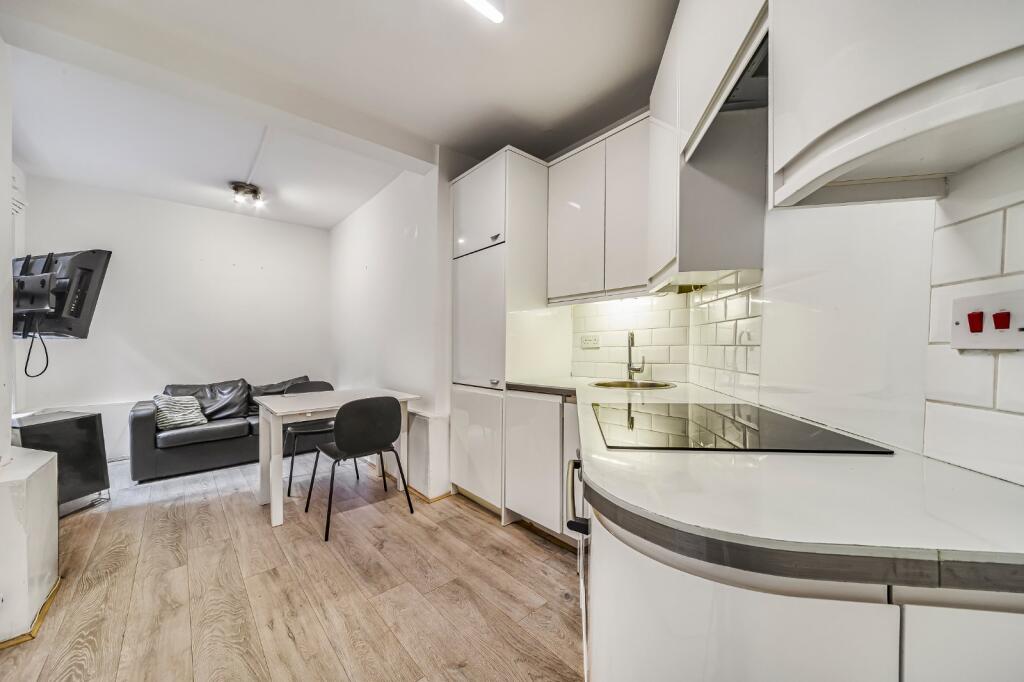 2 bed 1st Floor Flat for rent in Westminster. From Kinleigh Folkard & Hayward - Sales - Holland Park