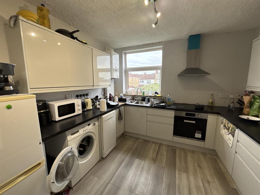 6 bed Mid Terraced House for rent in Bristol. From Bristol SU Lettings - Bristol 6 bed Mid Terraced House for rent in Bristol. From Bristol SU Lettings - Bristol