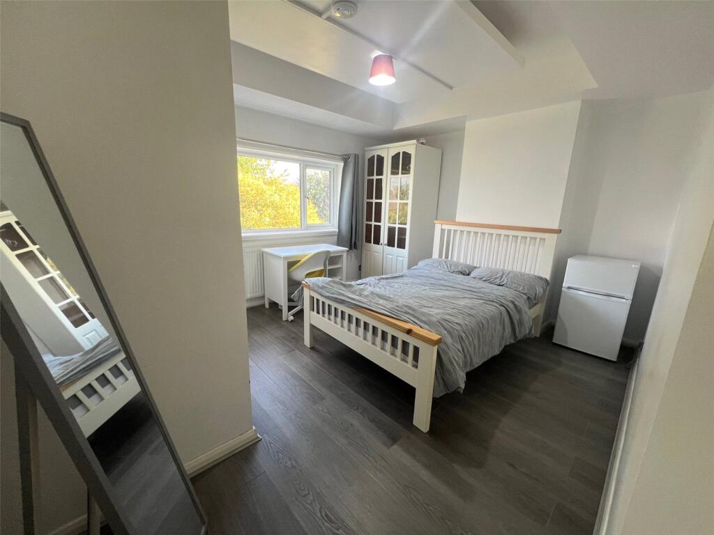 1 bed Detached for rent in Buckingham. From Leaders Sales - Buckingham