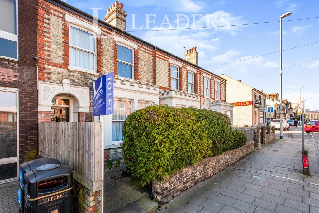 5 bed Mid Terraced House for rent in Cambridge. From Leaders - Cambridge