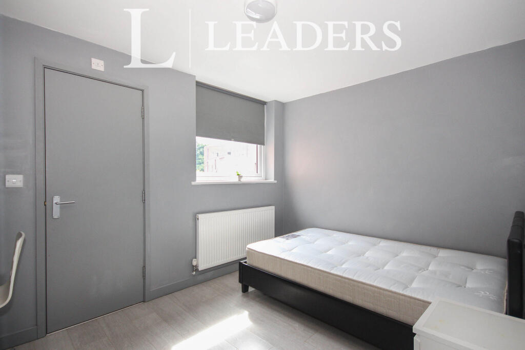 5 bed Semi Detached for rent in Coventry. From Leaders Sales - Kenilworth