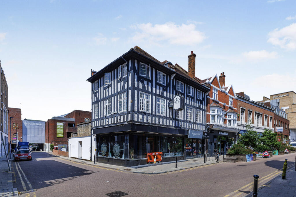 4 bed 1st Floor Flat for rent in Kingston upon Thames. From Leaders Sales - Kingston Upon Thames 4 bed 1st Floor Flat for rent in Kingston upon Thames. From Leaders Sales - Kingston Upon Thames