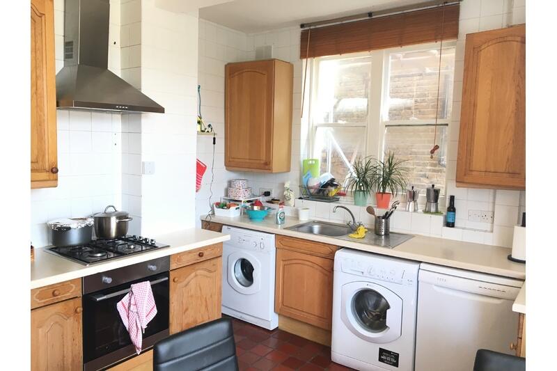 5 bed 1st Floor Flat for rent in London. From LONDON HomeLets Ltd 5 bed 1st Floor Flat for rent in London. From LONDON HomeLets Ltd