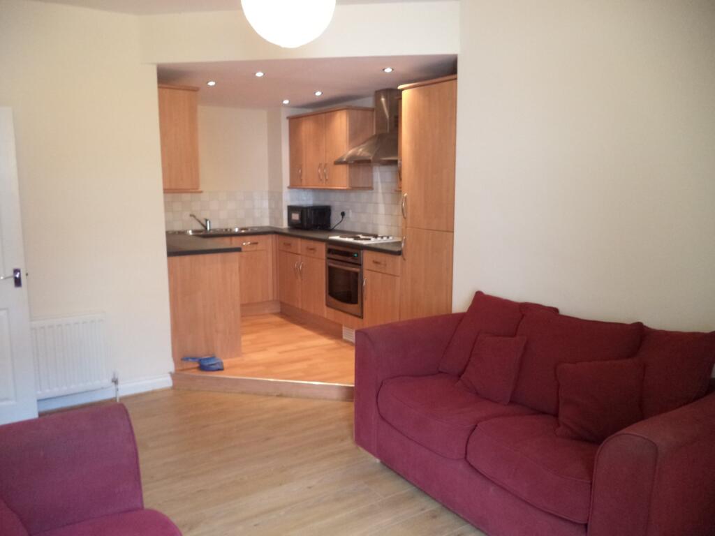3 bed 1st Floor Flat for rent in Newcastle upon Tyne. From Mansons Property Consultants - Jesmond