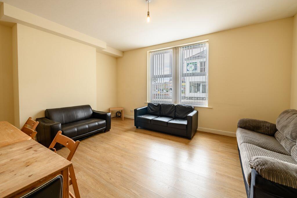 8 bed Mid Terraced House for rent in Newcastle upon Tyne. From Mansons Property Consultants - Jesmond