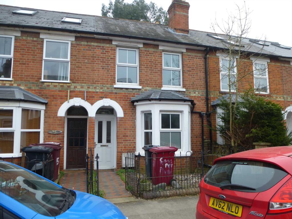 4 bed Detached for rent in Reading. From Martyn Russell Property Services - Reading