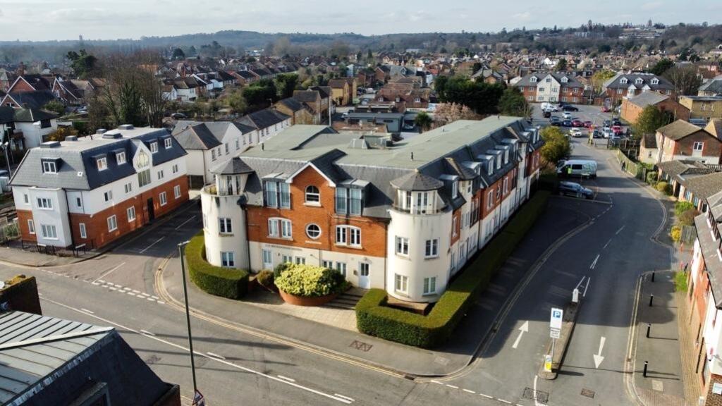2 bed 1st Floor Flat for rent in Egham. From Nevin and Wells Residential - Egham