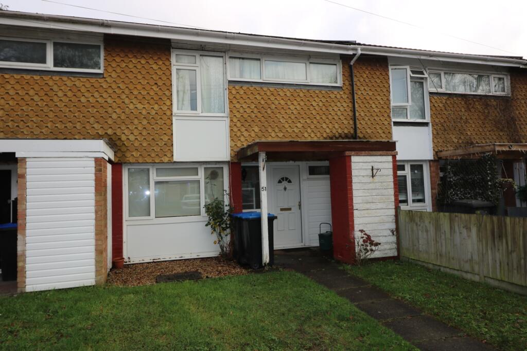 5 bed Mid Terraced House for rent in Bishopsgate. From Nevin and Wells Residential - Egham