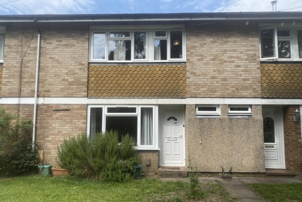 5 bed Mid Terraced House for rent in Bishopsgate. From Nevin and Wells Residential - Egham