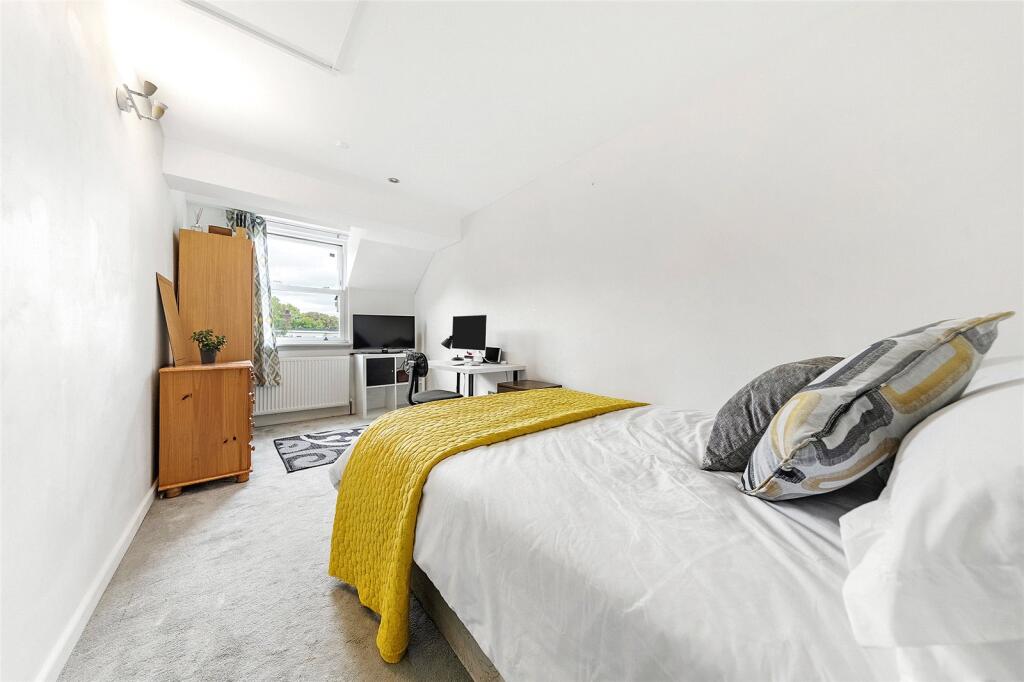 0 bed House Share for rent in London. From Northfields - The Broadway