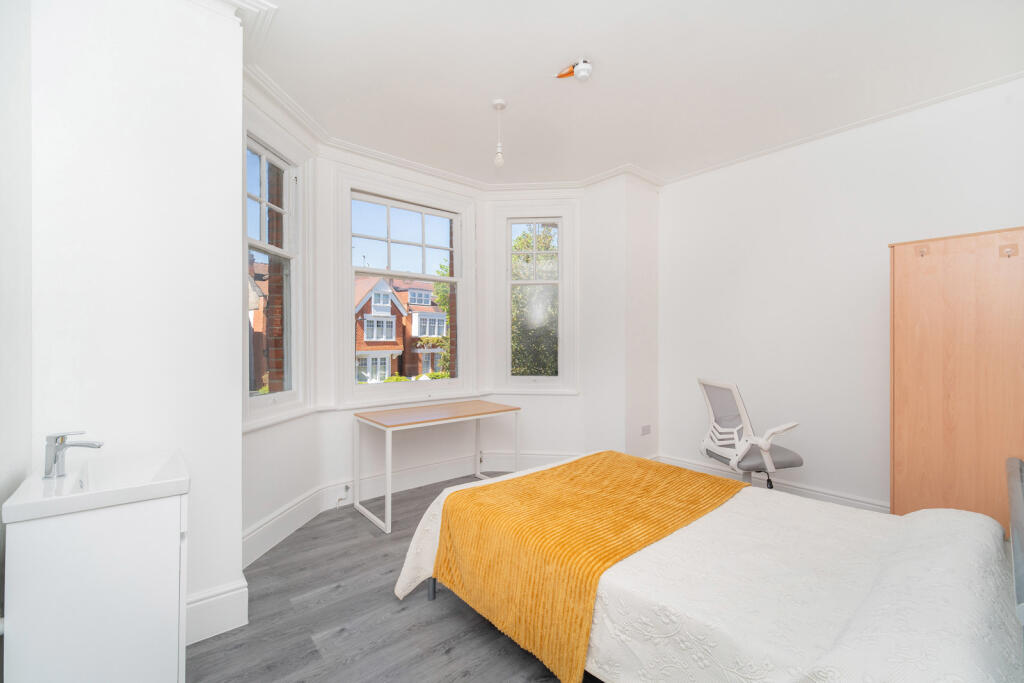 0 bed House Share for rent in London. From Northfields - The Broadway
