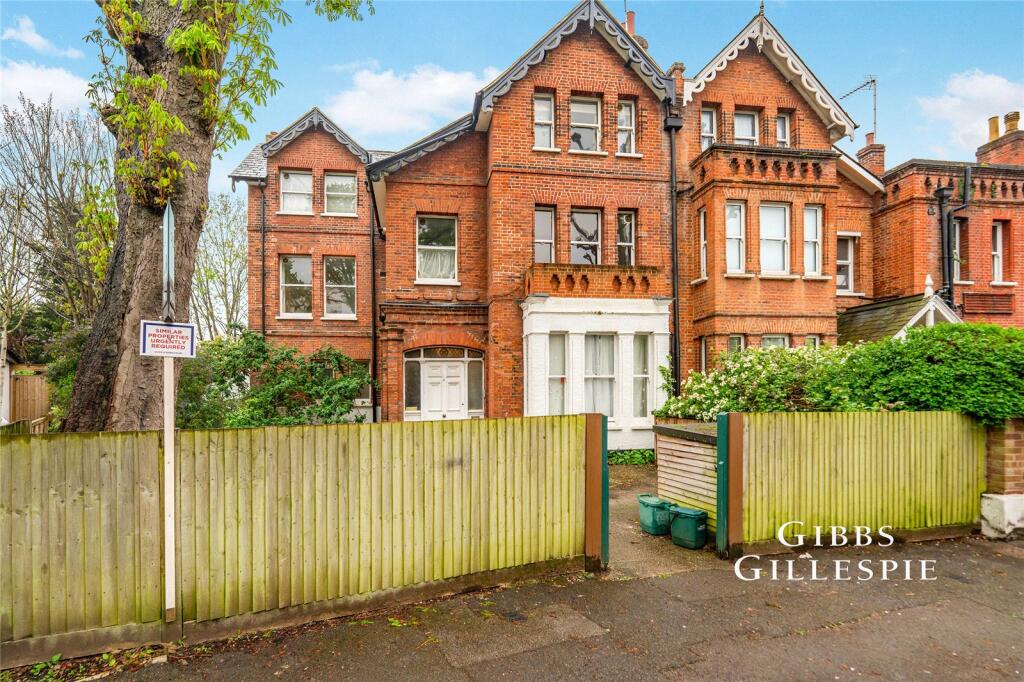 4 bed Studio for rent in London. From Northfields - The Broadway