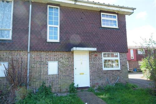 4 bed Semi Detached for rent in London. From Northwood - Epsom 4 bed Semi Detached for rent in London. From Northwood - Epsom