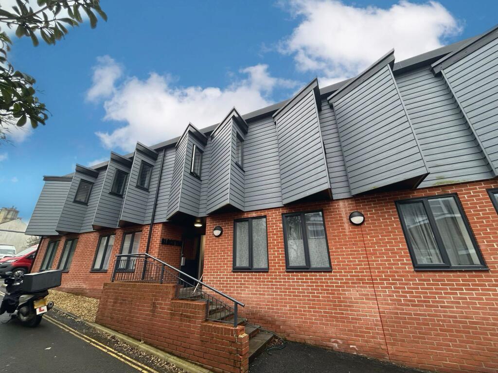 4 bed Studio for rent in . From Northwood - Exeter 4 bed Studio for rent in . From Northwood - Exeter