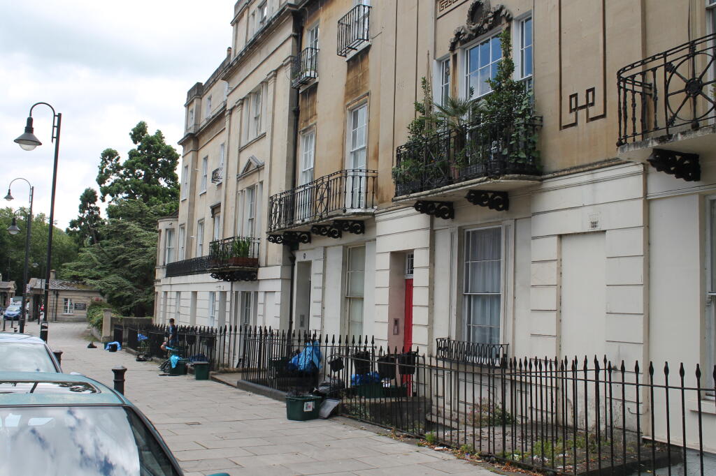 1 bed 1st Floor Flat for rent in Upper Swainswick. From Northwood - Warminster