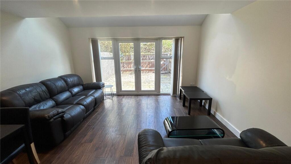 4 bed Mid Terraced House for rent in Leicester. From Oliver Rayns - Leicester