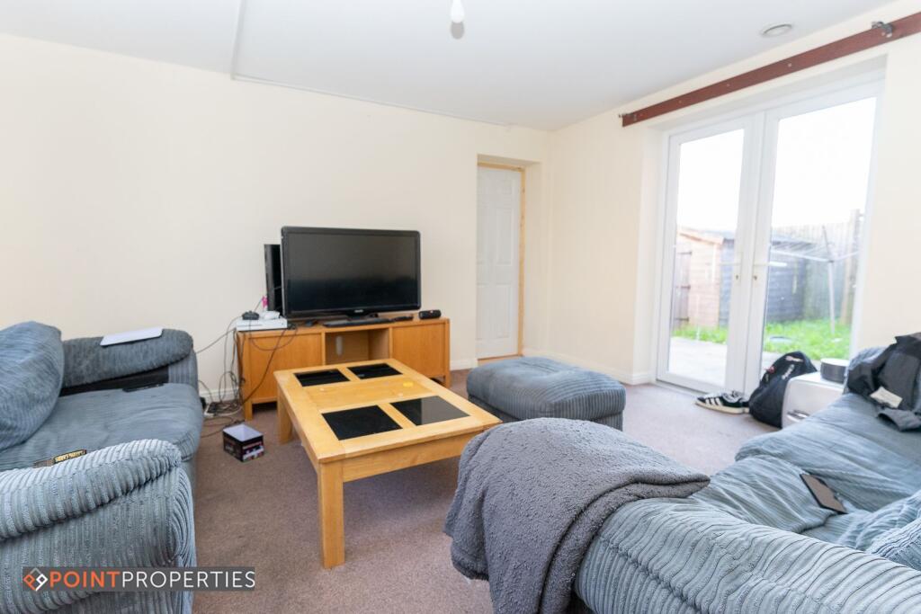 5 bed Mid Terraced House for rent in Liverpool. From Point Properties - Liverpool 5 bed Mid Terraced House for rent in Liverpool. From Point Properties - Liverpool