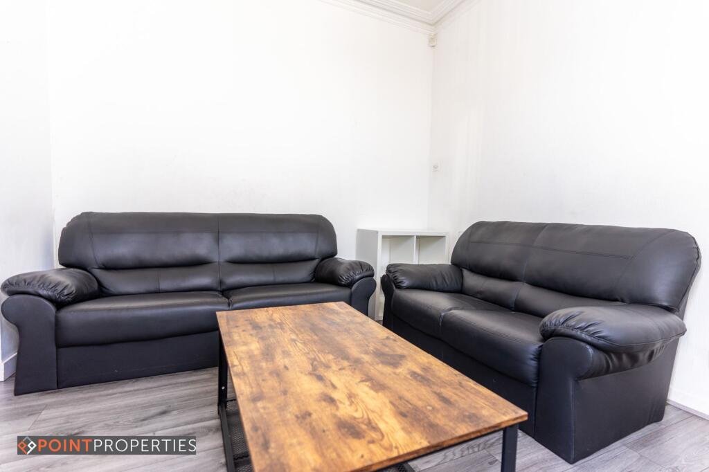 5 bed Mid Terraced House for rent in Liverpool. From Point Properties - Liverpool