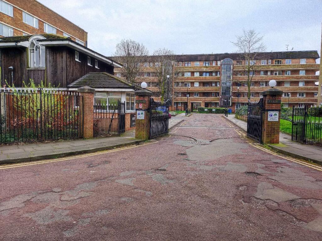 3 bed Apartment for rent in Liverpool. From Point Properties - Liverpool