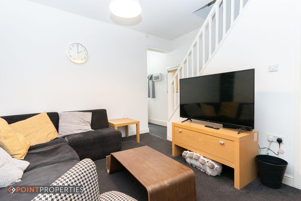 5 bed Mid Terraced House for rent in Liverpool. From Point Properties - Liverpool
