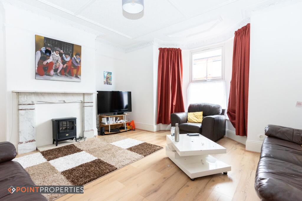 5 bed Mid Terraced House for rent in Liverpool. From Point Properties - Liverpool