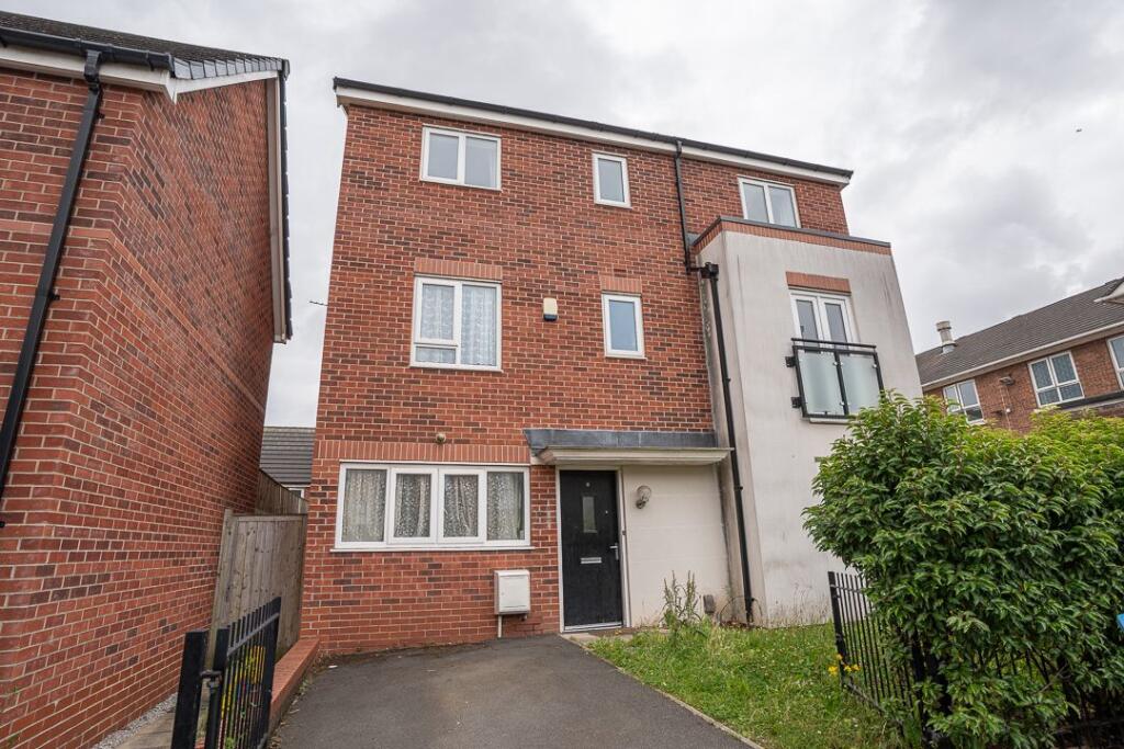 5 bed Mid Terraced House for rent in Liverpool. From Point Properties - Liverpool