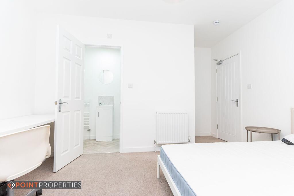 6 bed Mid Terraced House for rent in Liverpool. From Point Properties - Liverpool