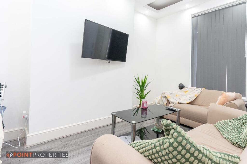 5 bed Mid Terraced House for rent in Liverpool. From Point Properties - Liverpool 5 bed Mid Terraced House for rent in Liverpool. From Point Properties - Liverpool