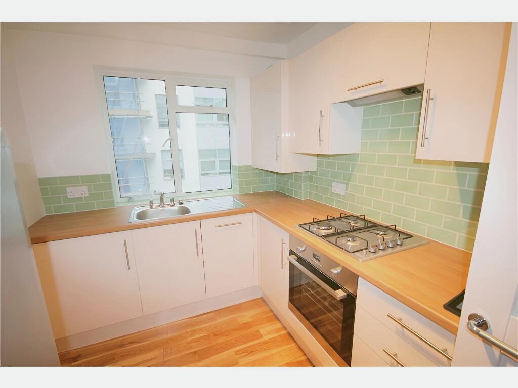 3 bed 1st Floor Flat for rent in London. From Portico - Bloomsbury