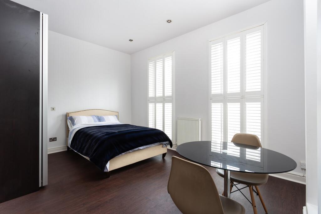 4 bed 1st Floor Flat for rent in London. From Portico - Bloomsbury