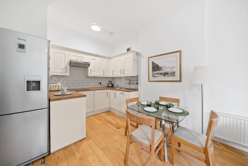 3 bed 1st Floor Flat for rent in London. From Portland Estate Agents - London