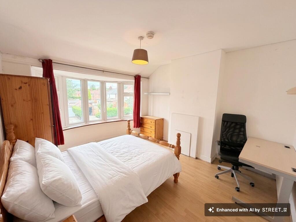 4 bed Semi Detached for rent in Gatley. From Property Genius - Manchester 4 bed Semi Detached for rent in Gatley. From Property Genius - Manchester