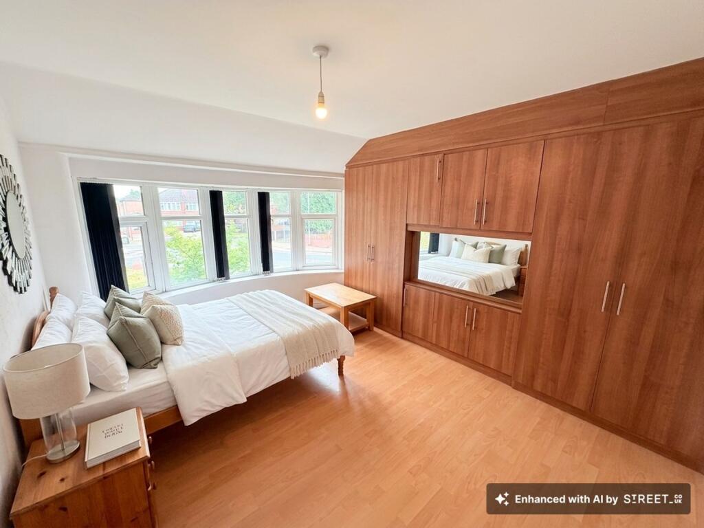 4 bed Semi Detached for rent in Stockport. From Property Genius - Manchester 4 bed Semi Detached for rent in Stockport. From Property Genius - Manchester