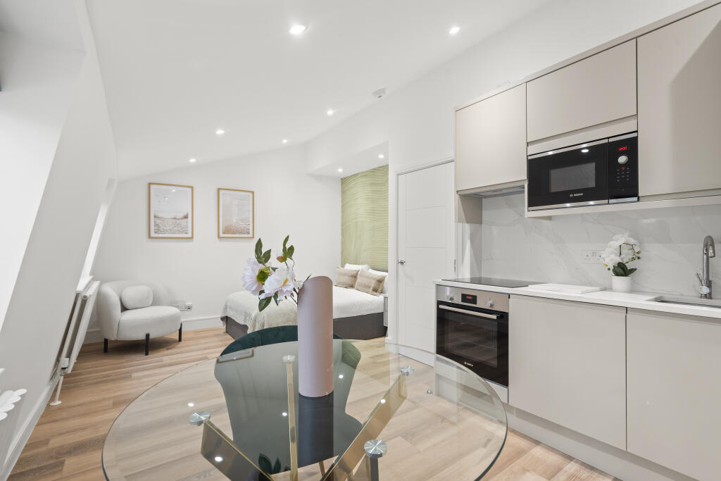 3 bed Studio for rent in Paddington. From PVL Properties Ltd 3 bed Studio for rent in Paddington. From PVL Properties Ltd