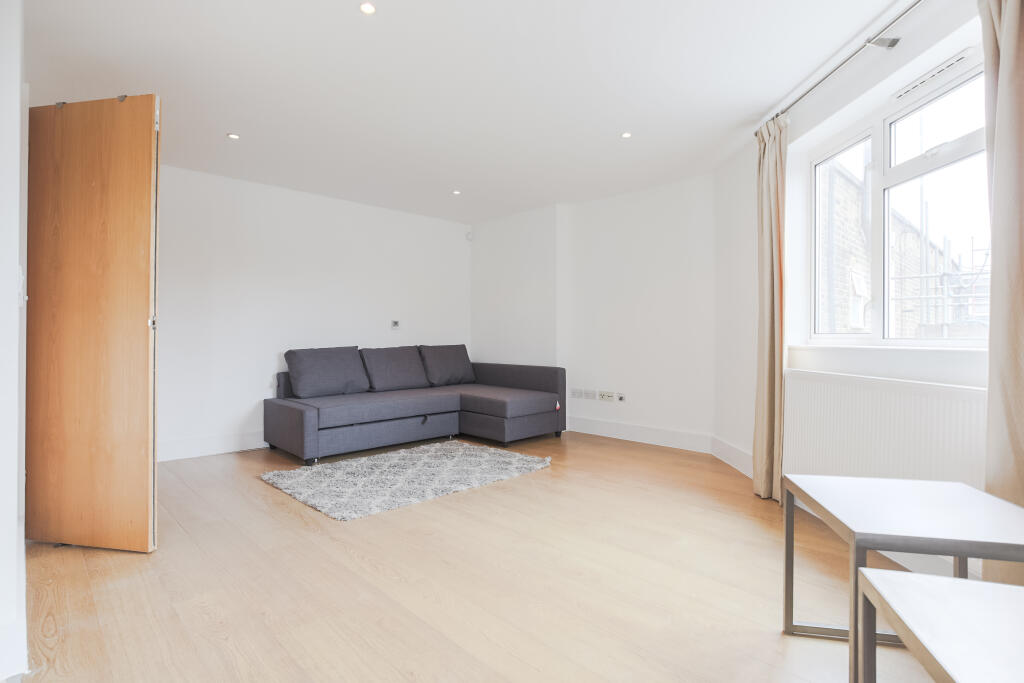 2 bed 1st Floor Flat for rent in Kensington. From PVL Properties Ltd