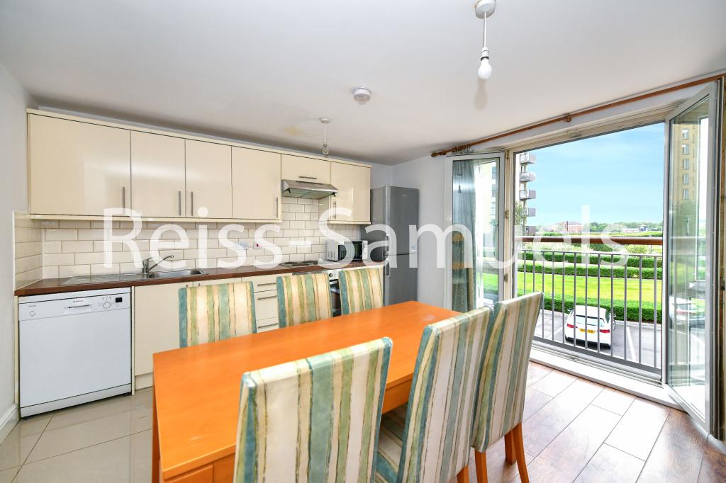 3 bed Apartment for rent in London. From Reiss-Samuels