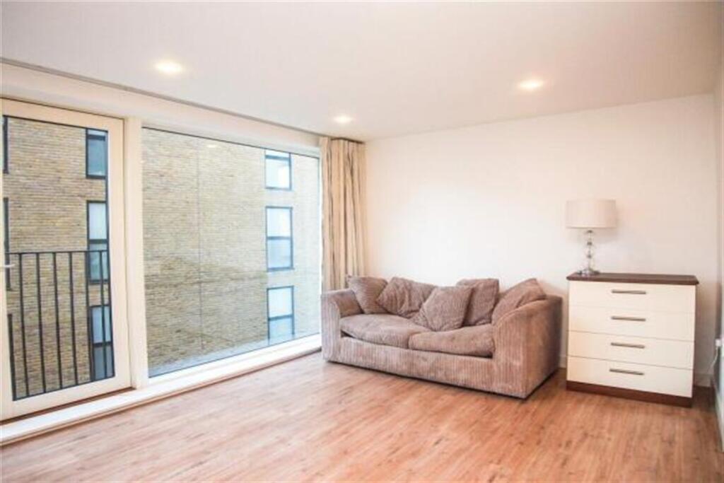 4 bed Apartment for rent in London. From relocate-me.co.uk - London