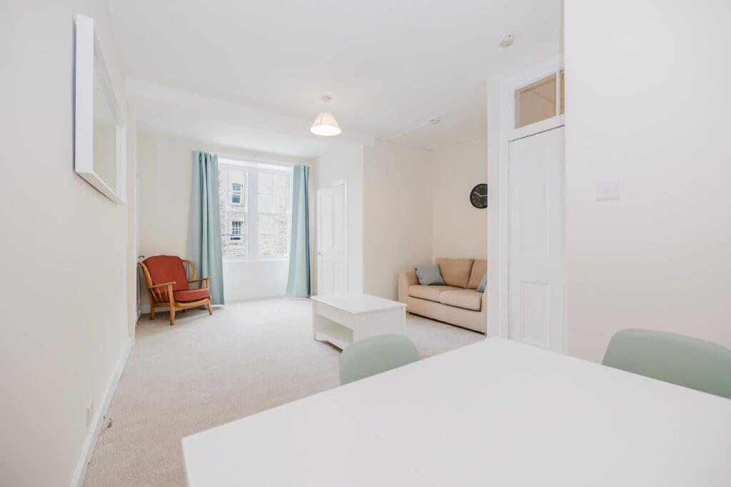 1 bed 1st Floor Flat for rent in Edinburgh. From SouthSide Property Management - Edinburgh