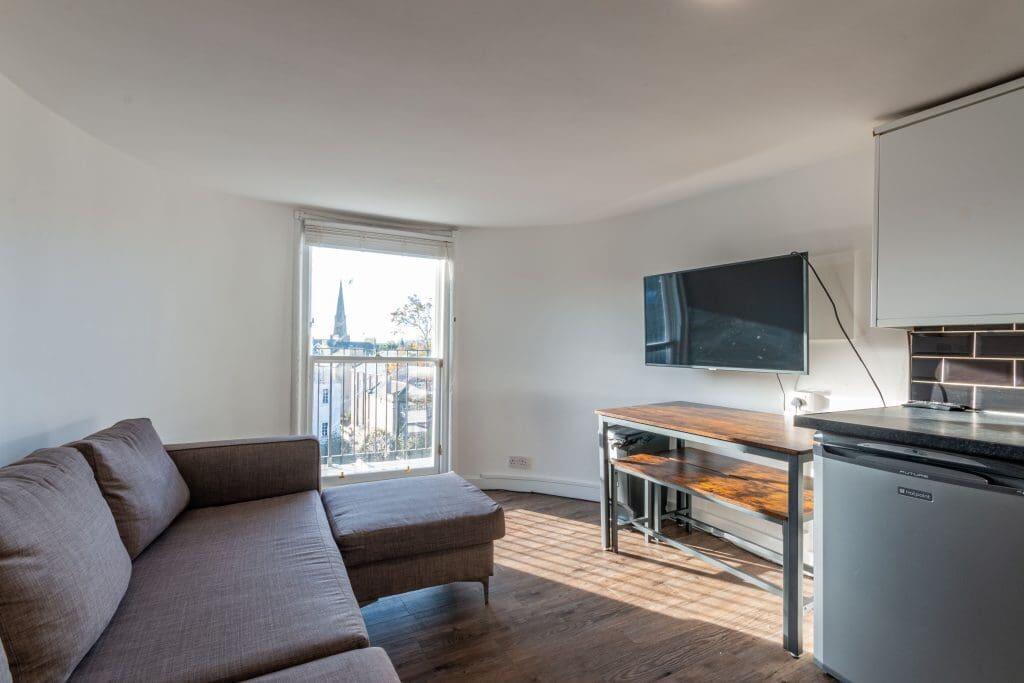 4 bed 1st Floor Flat for rent in Edinburgh. From SouthSide Property Management - Edinburgh