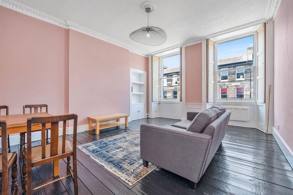 2 bed 1st Floor Flat for rent in Edinburgh. From SouthSide Property Management - Edinburgh