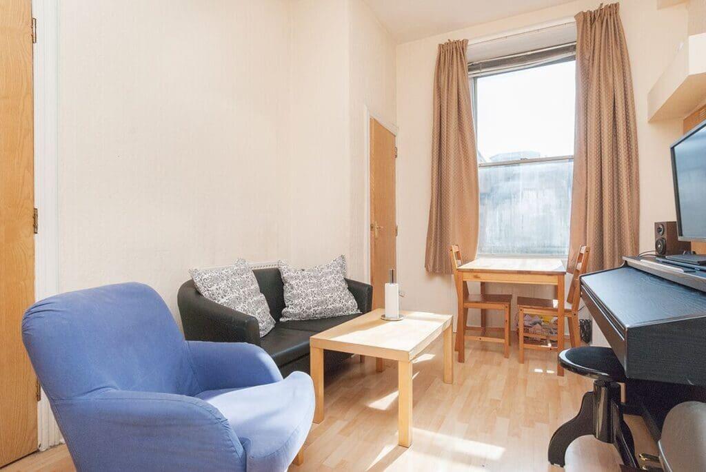 2 bed 1st Floor Flat for rent in Edinburgh. From SouthSide Property Management - Edinburgh