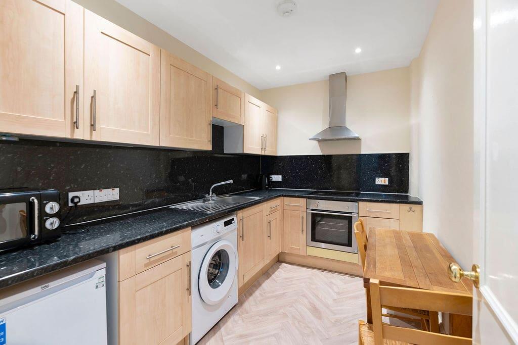 3 bed 1st Floor Flat for rent in Edinburgh. From SouthSide Property Management - Edinburgh